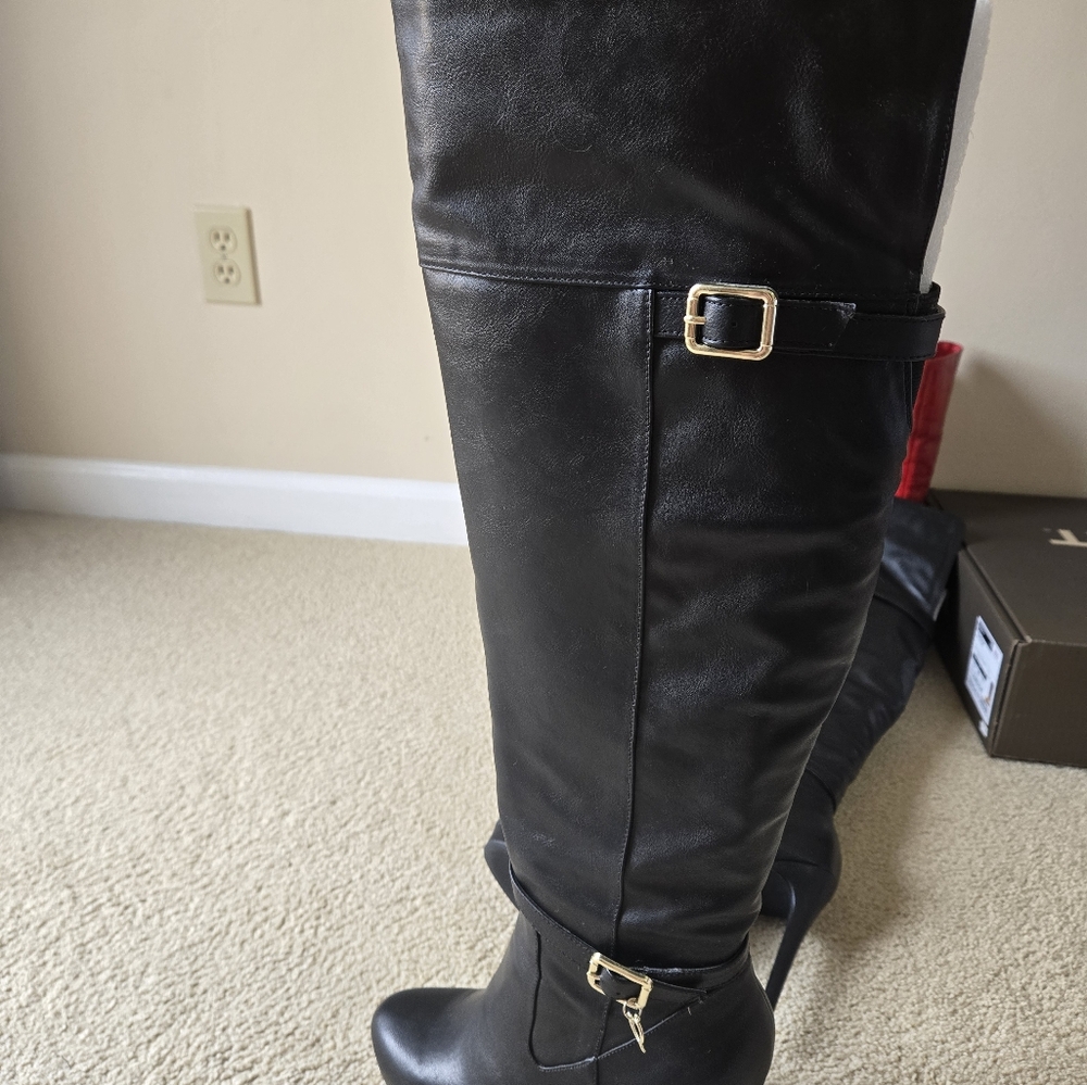 Thalia sodi knee high boots,  size 9.5